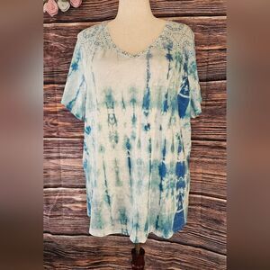 Evri Knit V Neck Tee With Tie Dye And Lace Print Plus Size 2X. B120